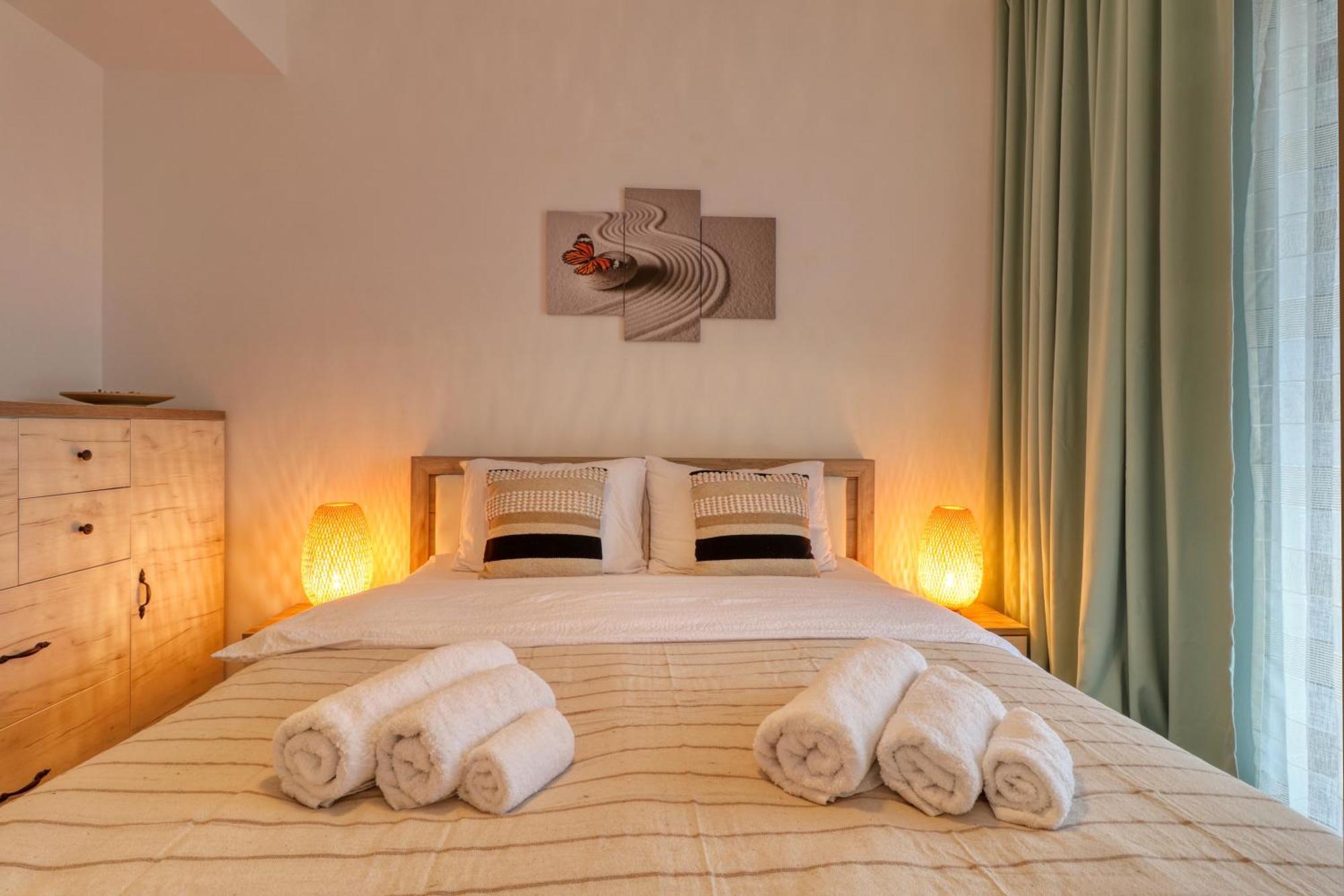 Relaxation Station - My Charming, Cosy&Inviting Apt - Smart Thermostat - Private Parking - Ior Park - Long Term Price Cuts Bukarest Kültér fotó
