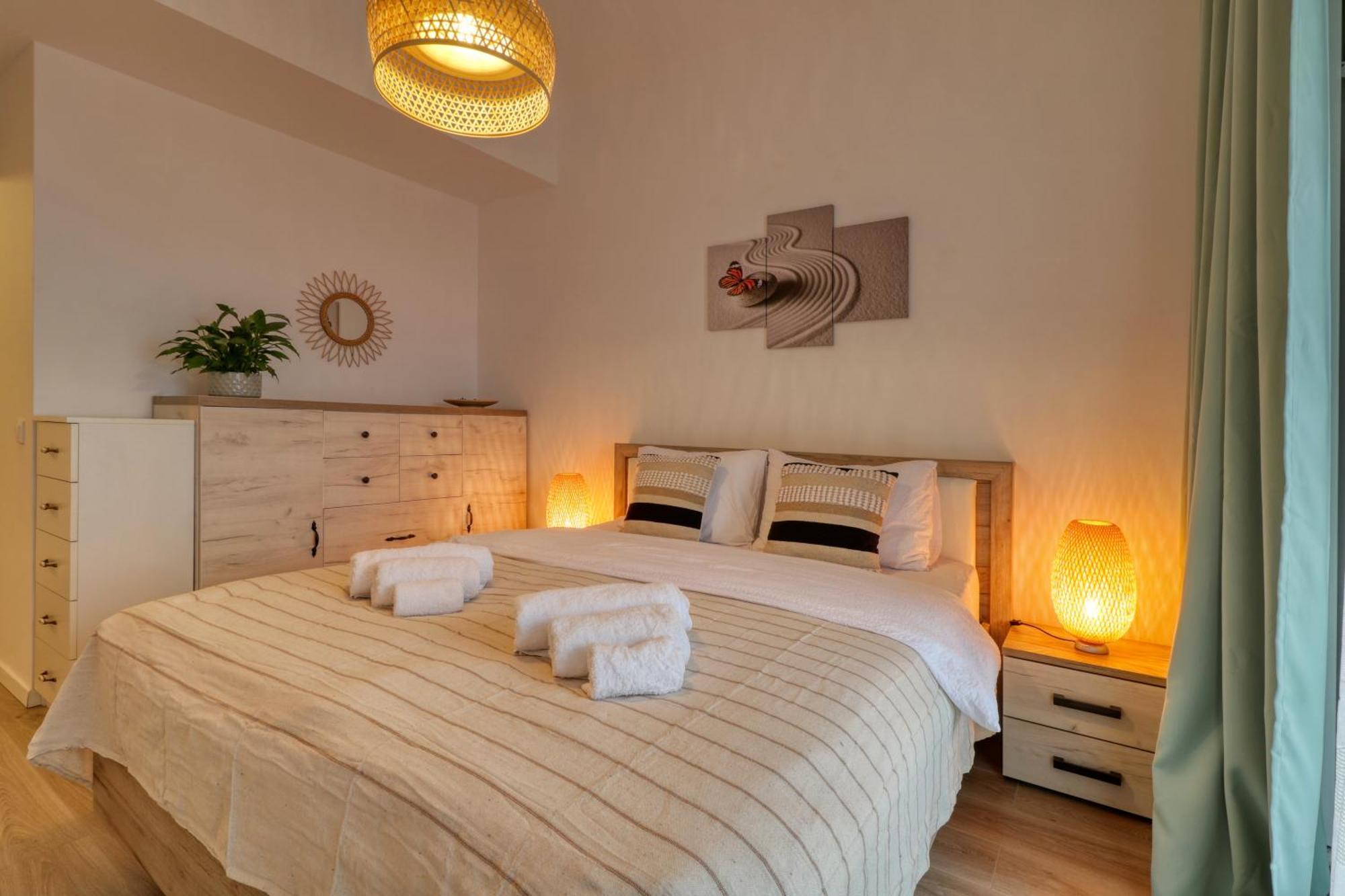 Relaxation Station - My Charming, Cosy&Inviting Apt - Smart Thermostat - Private Parking - Ior Park - Long Term Price Cuts Bukarest Kültér fotó